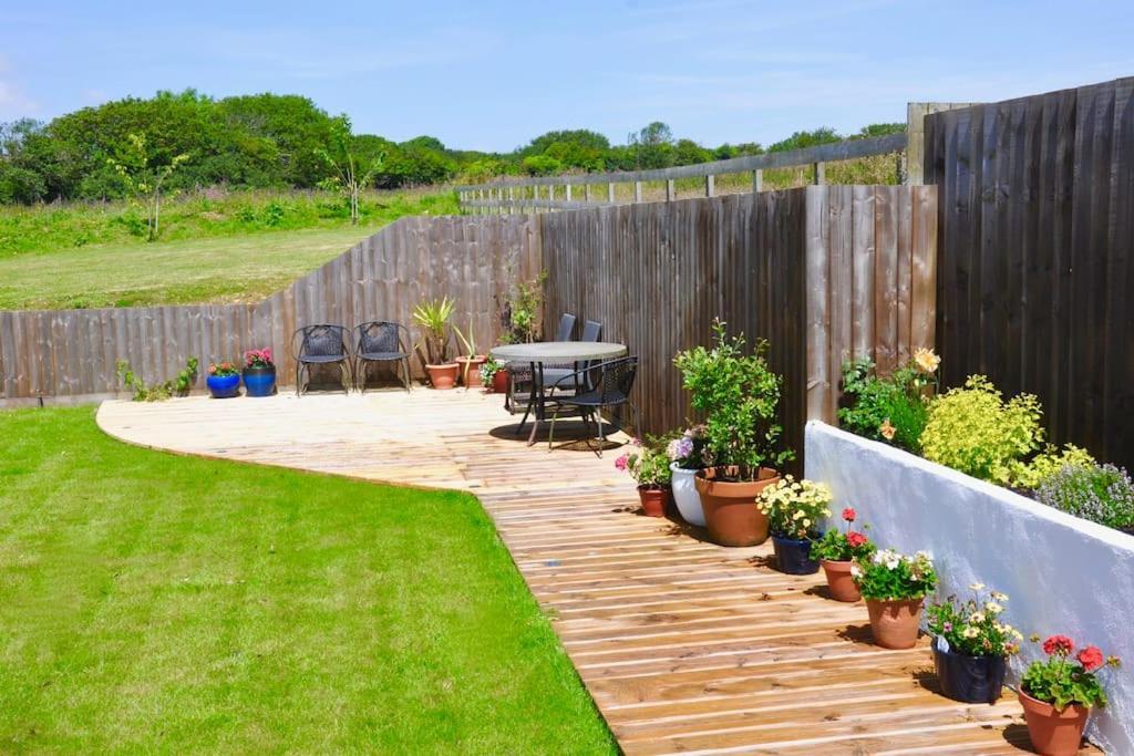Stunning Annexe 1 Luxury Bedroom, Eating Area & Bathroom Only! Truro Bagian luar foto