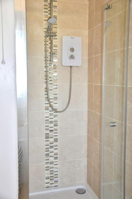 Stunning Annexe 1 Luxury Bedroom, Eating Area & Bathroom Only! Truro Bagian luar foto