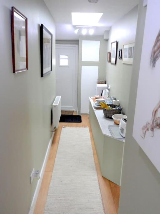 Stunning Annexe 1 Luxury Bedroom, Eating Area & Bathroom Only! Truro Bagian luar foto