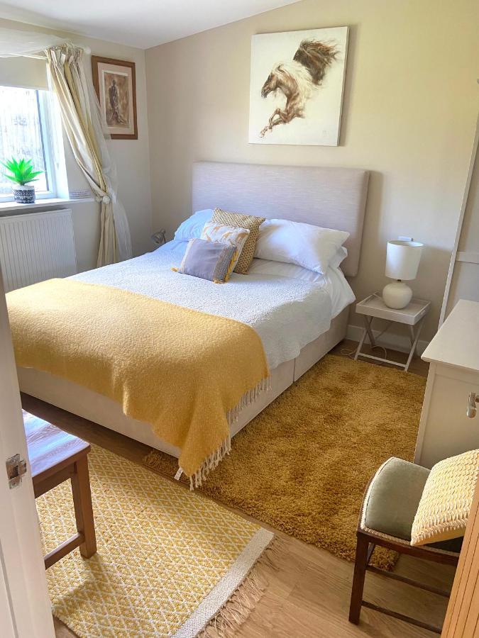 Stunning Annexe 1 Luxury Bedroom, Eating Area & Bathroom Only! Truro Bagian luar foto